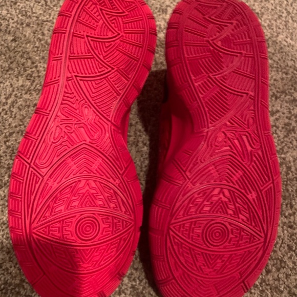 Red Kyrie 6 - sz 6.5Y - Picture 6 of 6